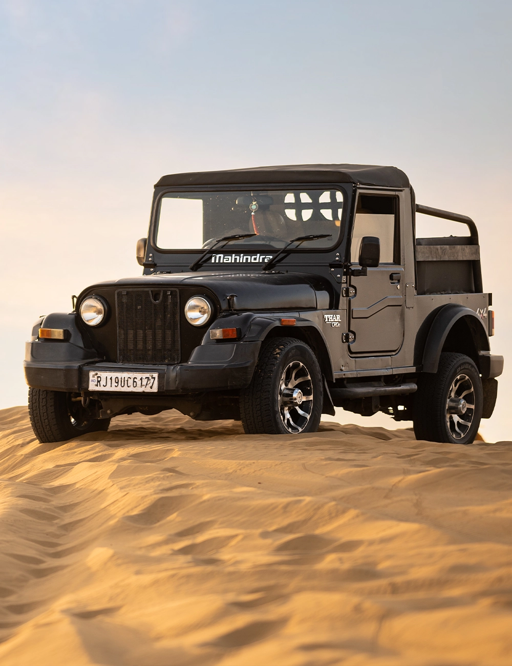 4x4 jeep dune bashing on the Sam Sand Dunes